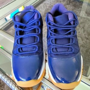 Jordan 11 sz 7 women midnight navy